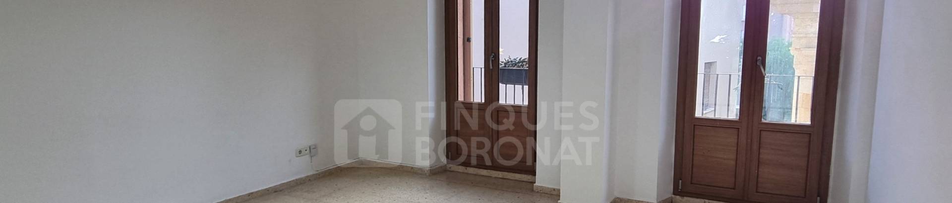 PIS SENSE MOBLES DE LLOGUER EN EL CASC ANTIC DE TARRAGONA.