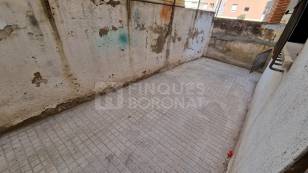 LOCAL/DESPACHO EN VENTA  A L’AVINGUDA CATALUNYA DE TARRAGONA.