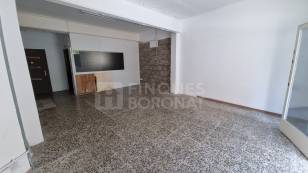 LOCAL EN VENDA  A TOCAR DE L'AV. CATALUNYA