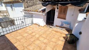 CASA DE POBLE AL CATLLAR