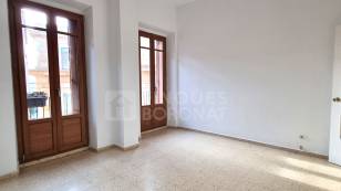 PIS SENSE MOBLES DE LLOGUER EN EL CASC ANTIC DE TARRAGONA.